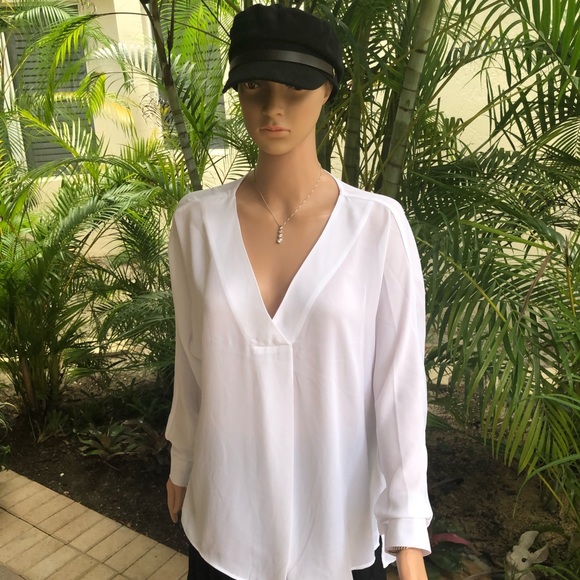 Lovely White V-Neck Blouse **New** - Picture 2 of 10